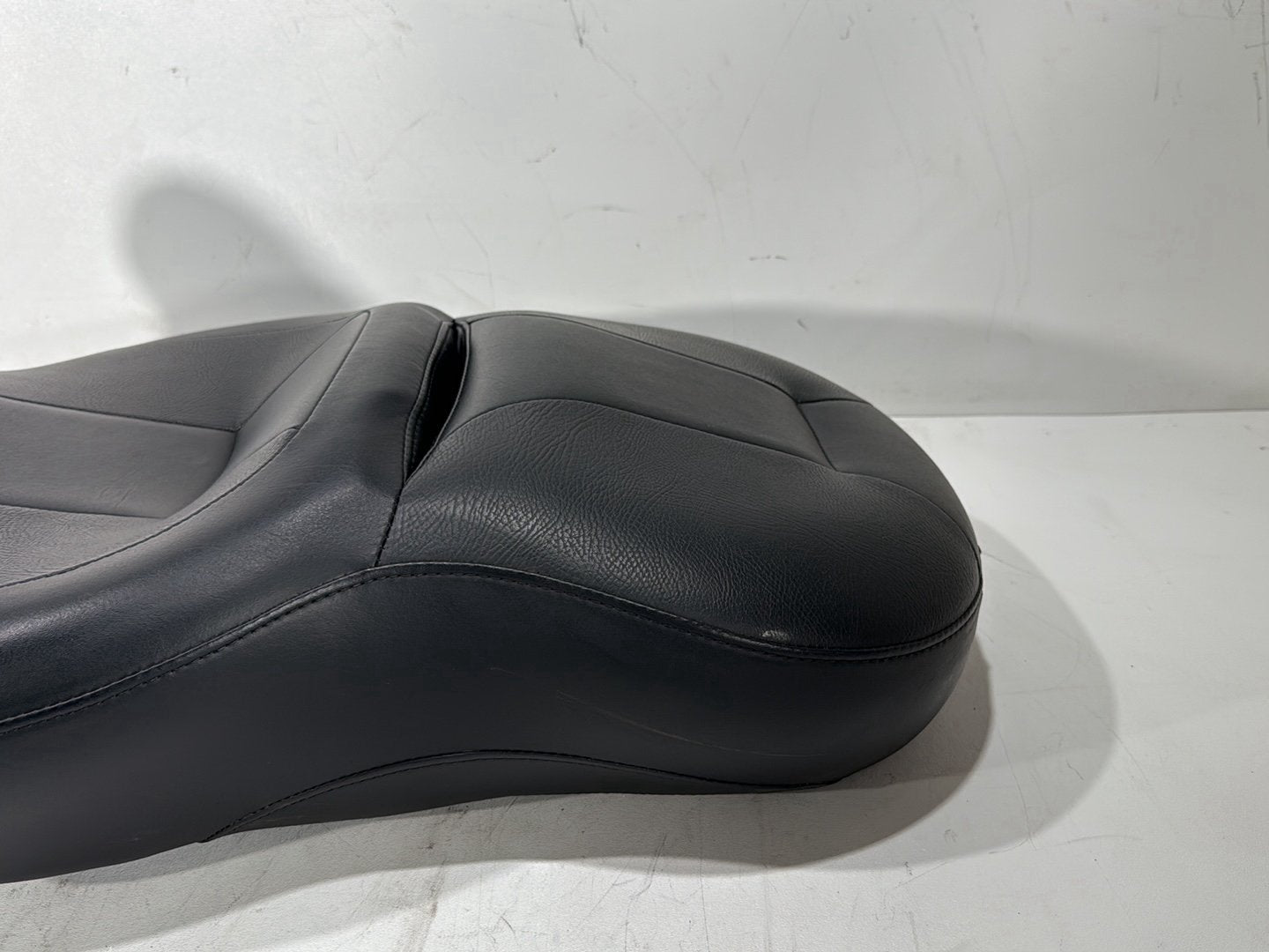 2010 Harley Street Glide Touring FLHX OEM Passenger Rider Driver Seat Saddle