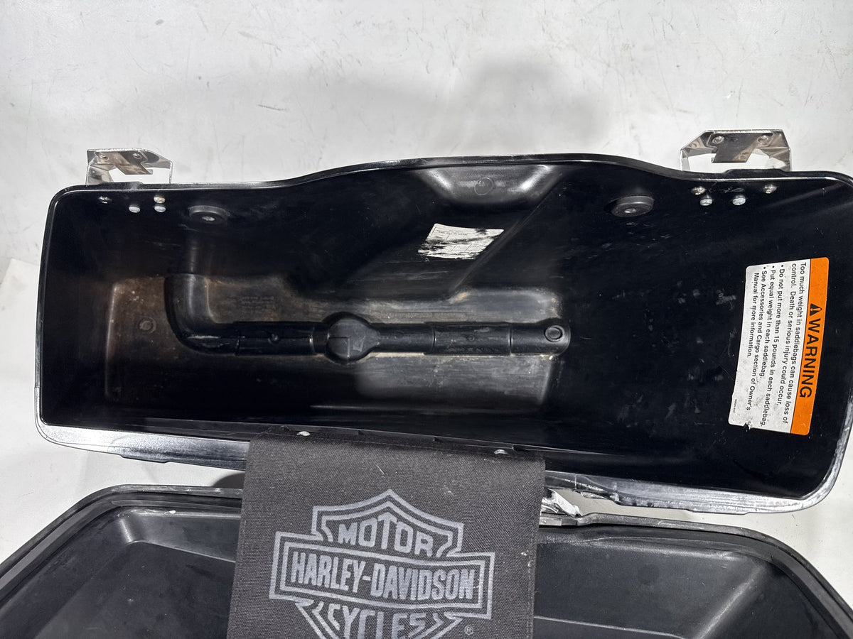 2004 Harley Road King Touring Classic OEM Right 1 Saddlebag Luggage NO Key