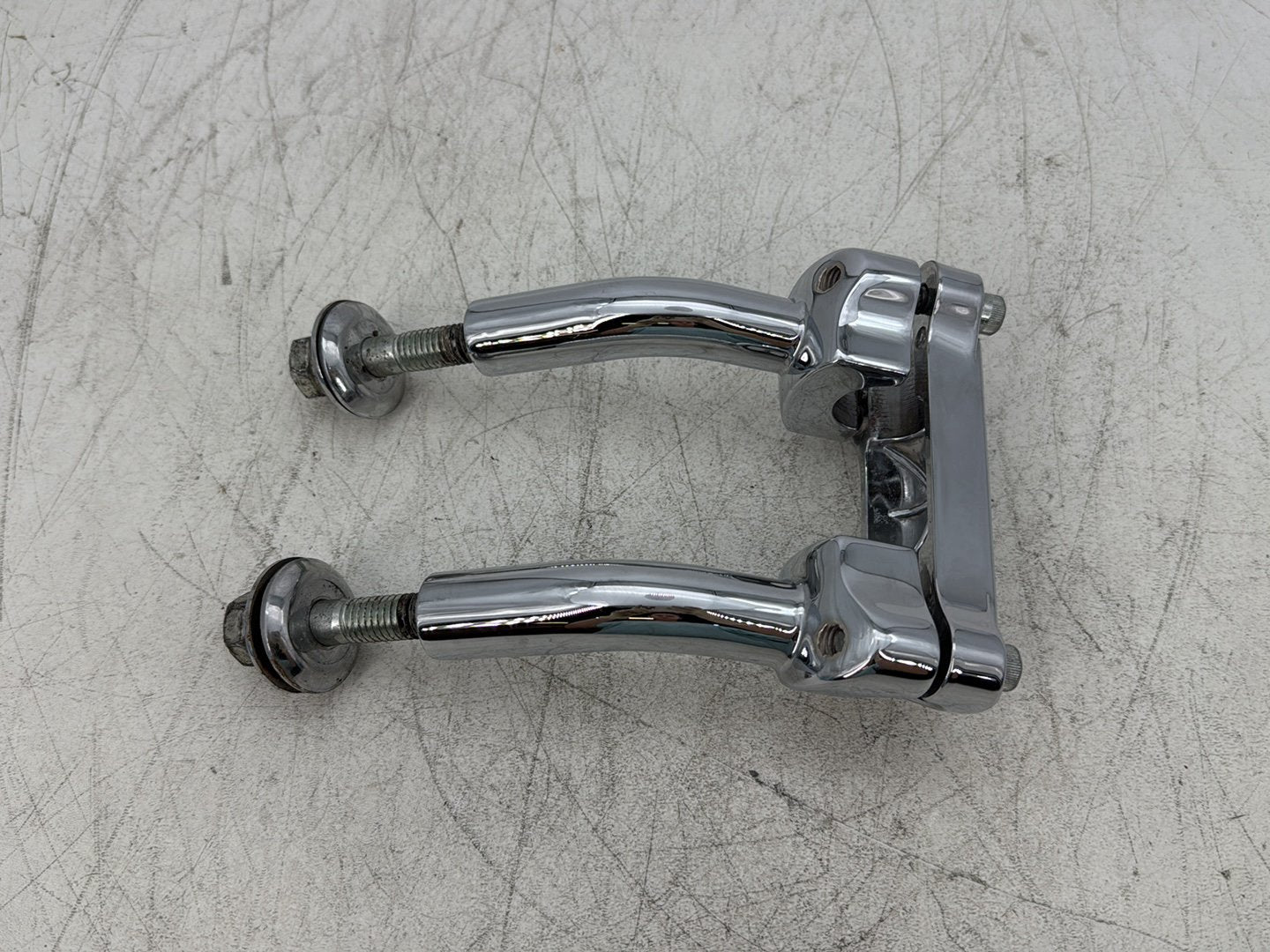 2000 Harley Softail FLSTC Heritage Classic OEM Front Handlebar Riser Top Clamp Chrome