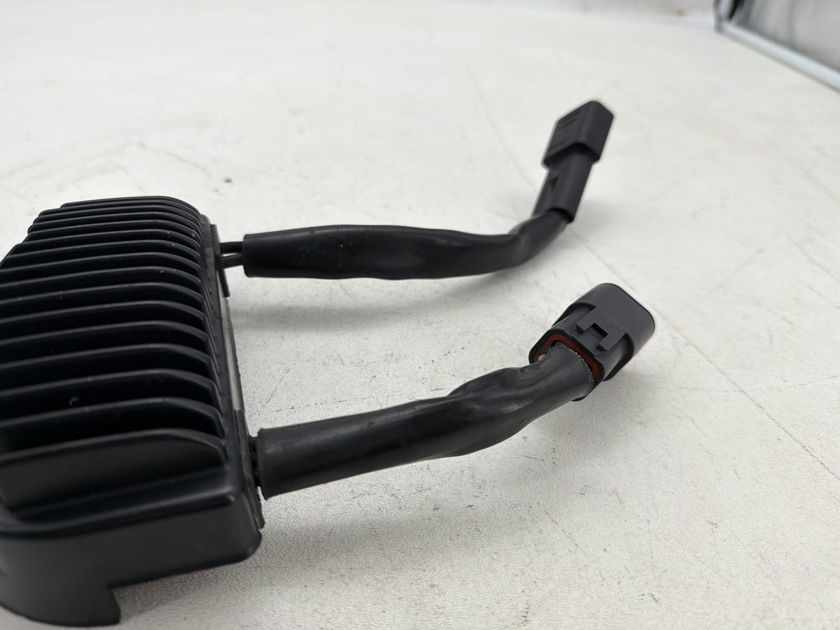2005 Harley Dyna Wide Glide FXDWG OEM Voltage Regulator Rectifier