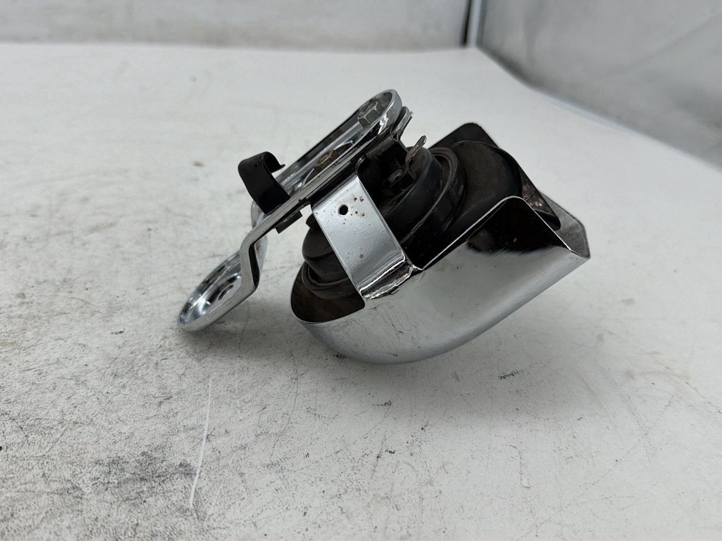 2006 Harley Sportster 1200 Custom XL1200C OEM Horn Signal Klaxon Chrome Cover