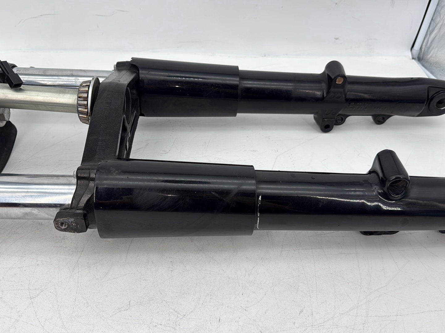 2015 Harley Touring FLHXS Street Glide OEM Front Triple Tree Set & LH RH Fork Legs Sliders