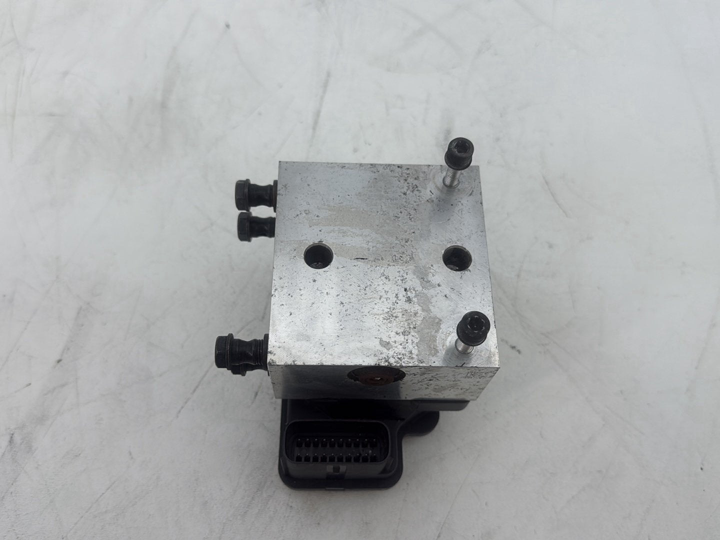 2011 Harley Electra Glide Ultra FLHTK OEM ABS Brake Pump &amp; Control Module