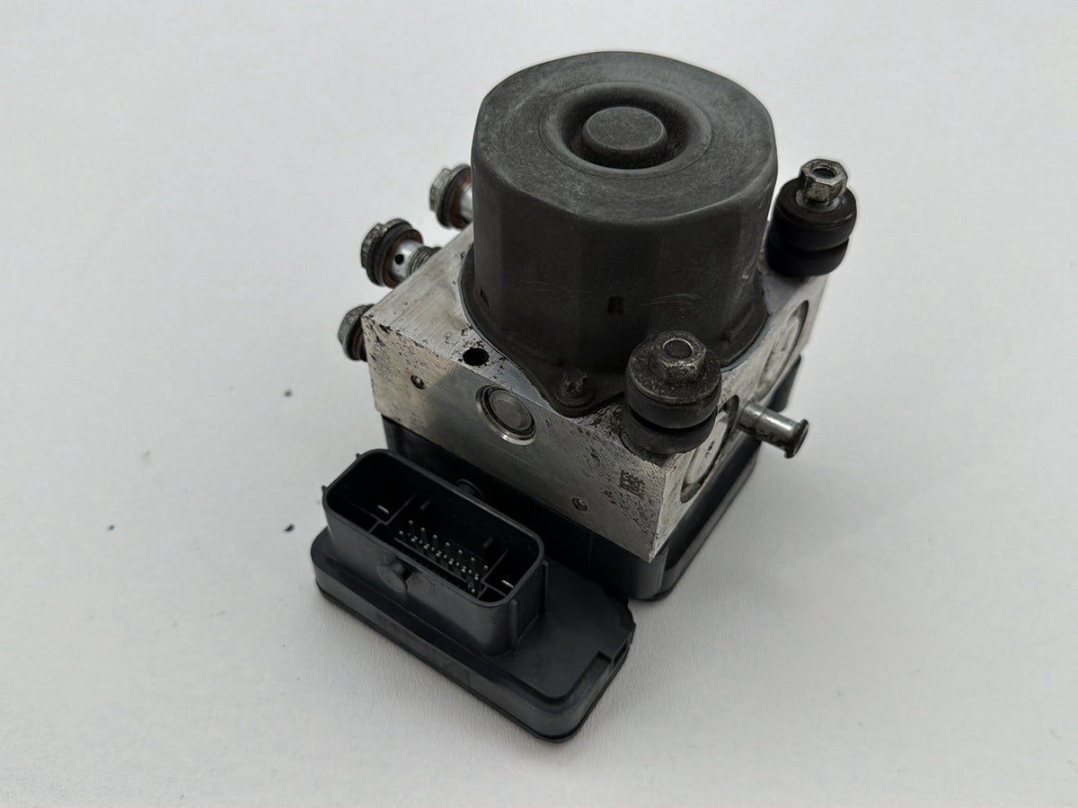 2014 Harley Electra Glide Touring Ultra OEM ABS Brake Pump & Control Module