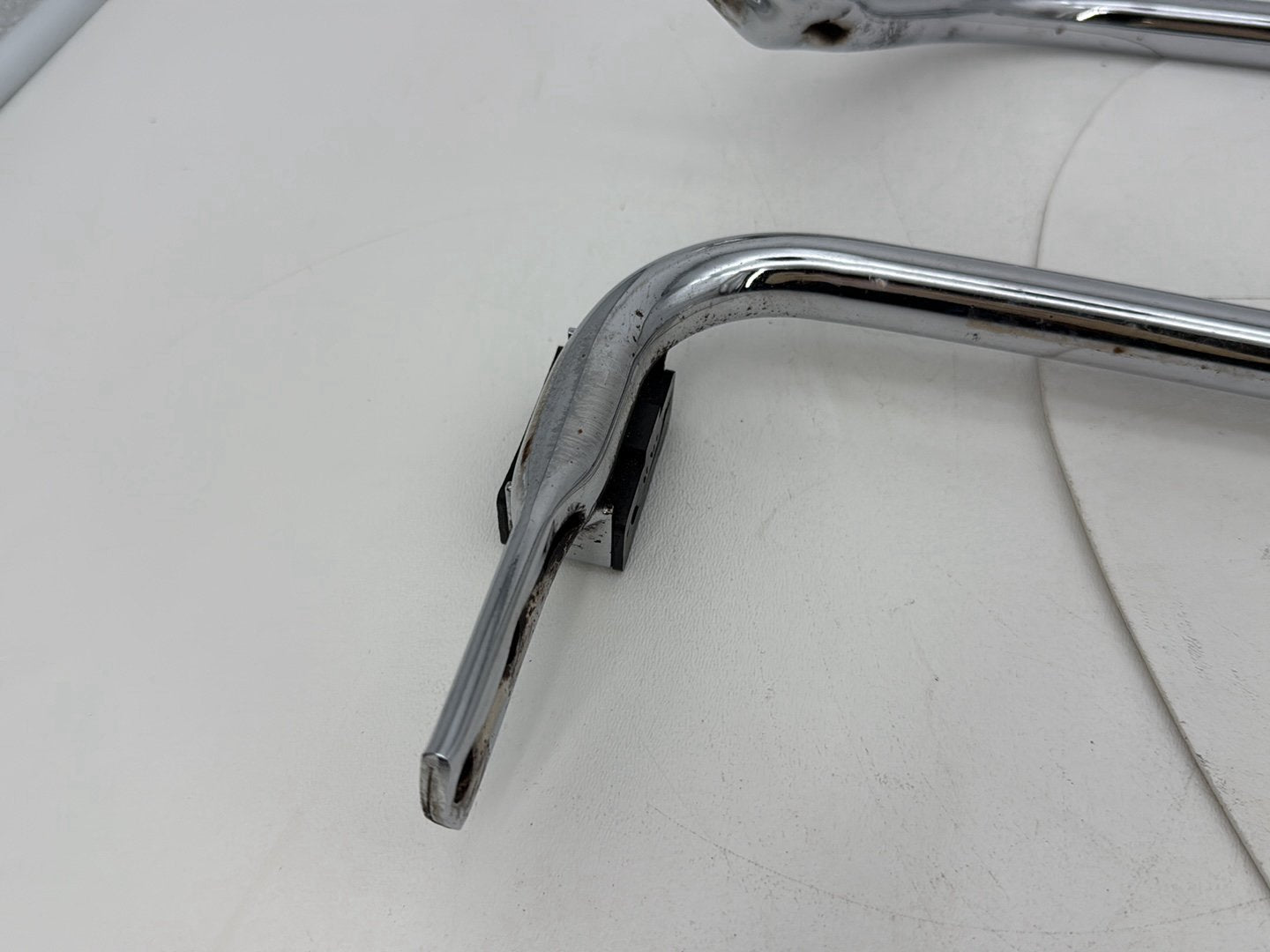 1999 - 2006 Harley-Davidson Touring Electra Glide Rear Left Right Saddlebag Guard Rails Bar 49194-85