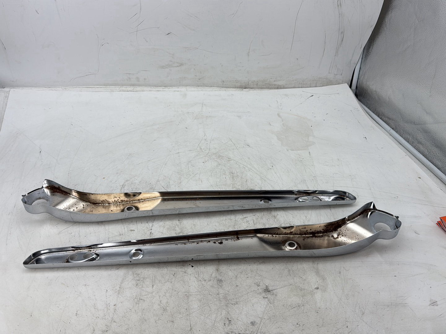 2012 Harley Dyna FXDF Fat Bob OEM Rear Left & Right Fender Support Bracket