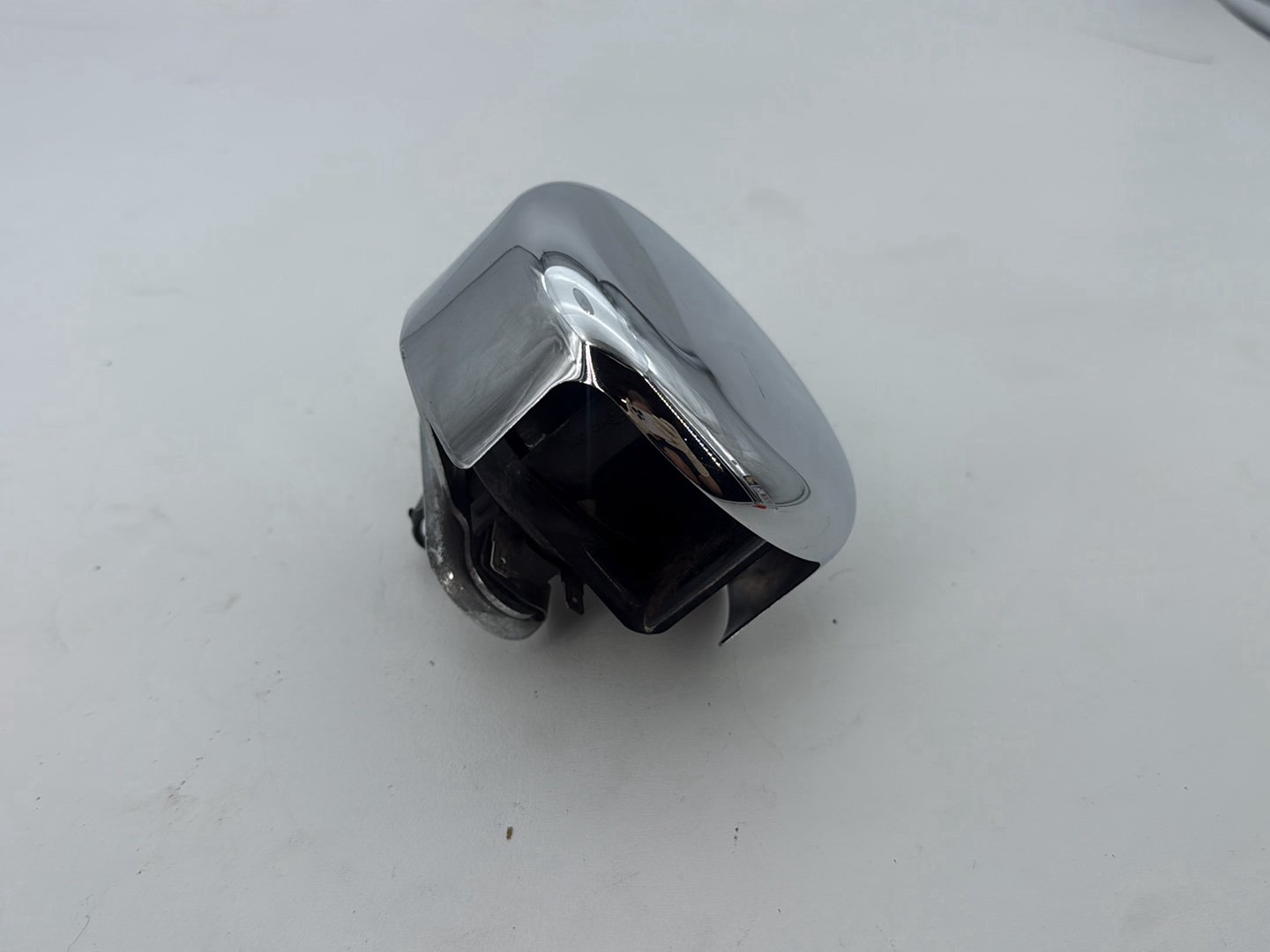 2011 Harley Road King Touring FLHRC Classic OEM Horn Signal Klaxon Chrome Cover