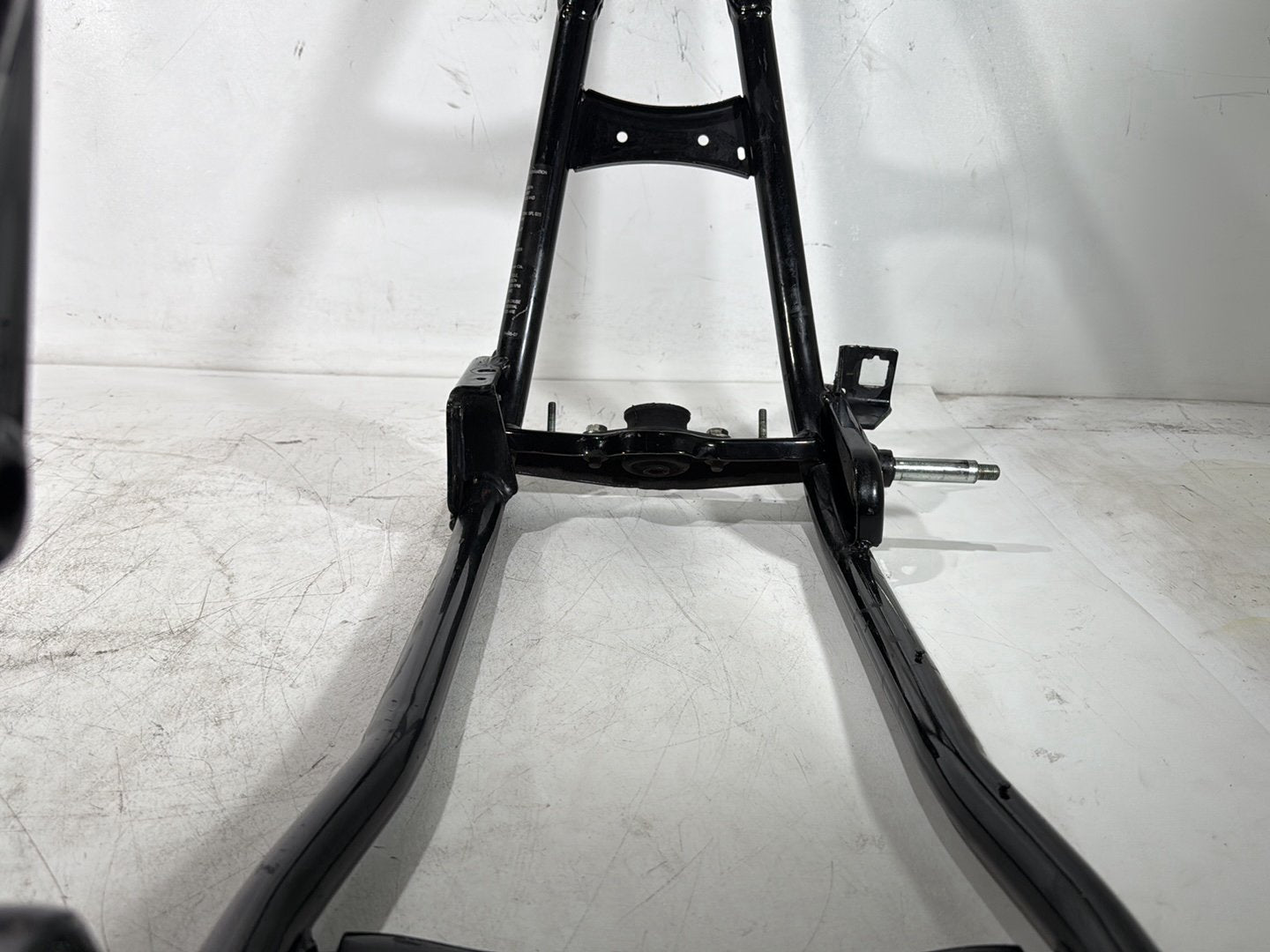 2007 Harley Touring FLHTC Electra Glide Classic OEM Body Main Frame Chassis SLVG