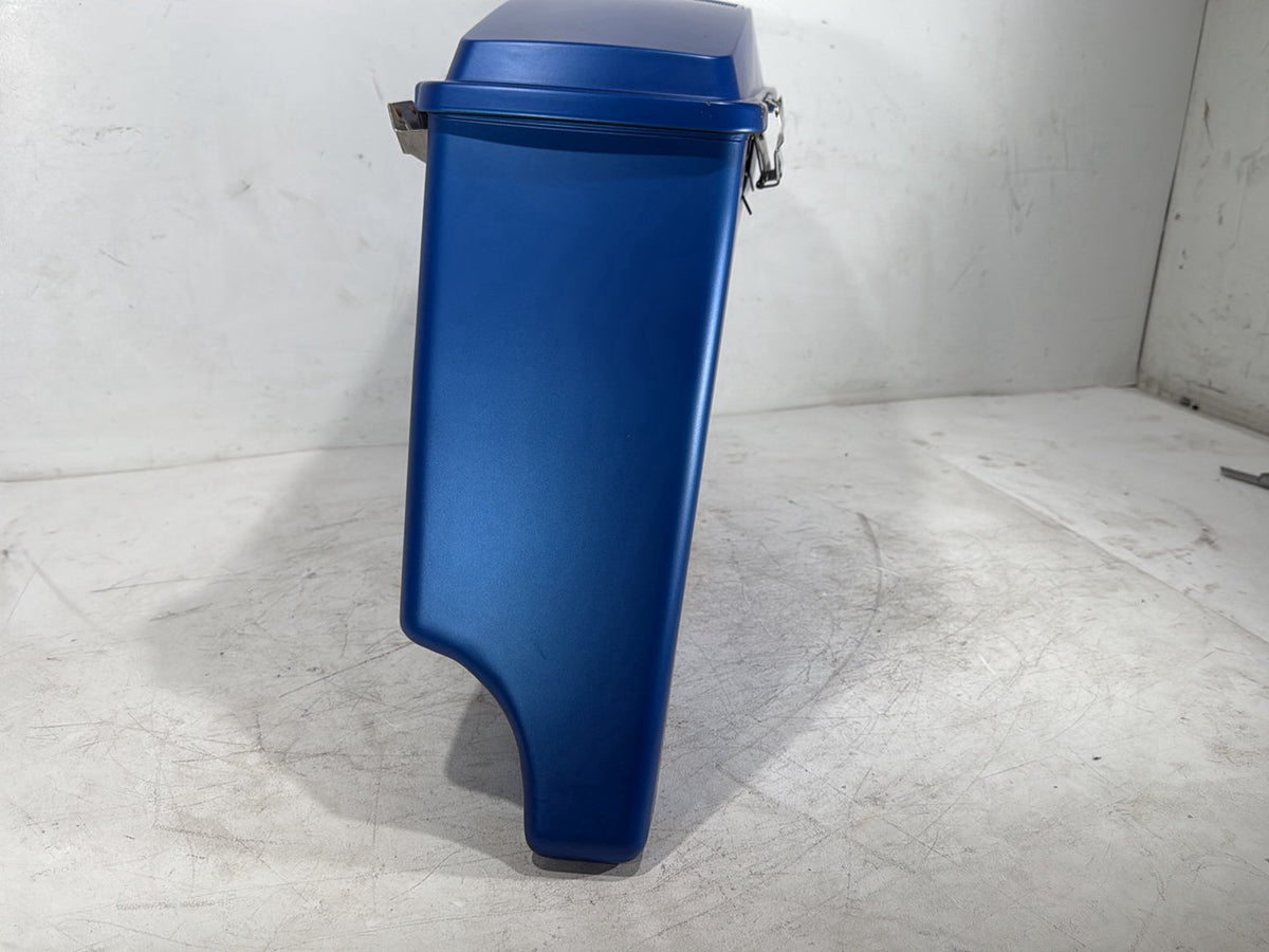 2007 Harley Street Glide Touring FLHX OEM Right 1 Saddlebag Luggage NO Key