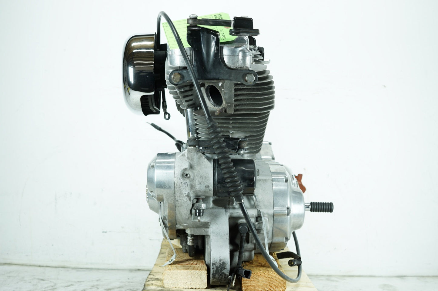 2004 - 2013 Harley-Davidson Sportster Low EFI 883 Engine Motor Transmission 19566-08