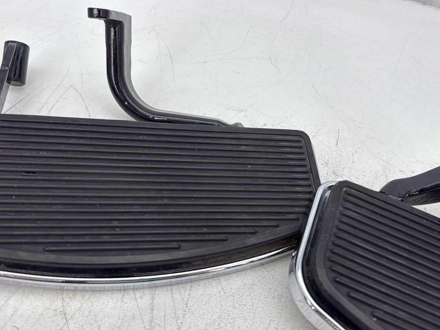 2007 Harley Electra Glide Touring Left Right Driver &amp; Pass Floorboard Foot Rest