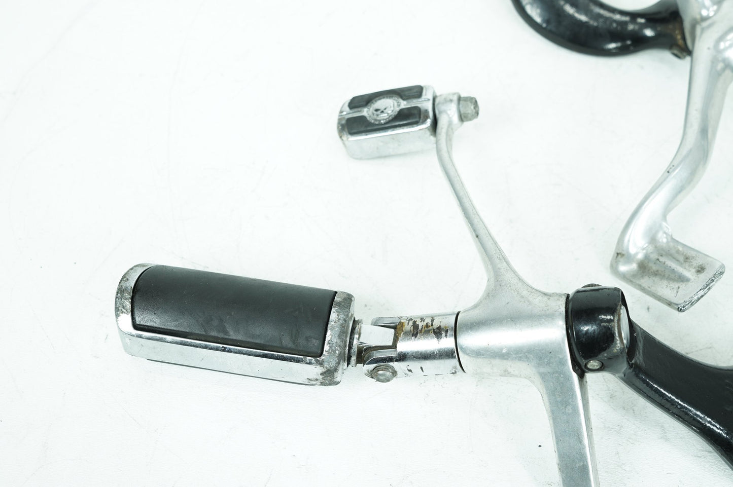 2004 - 2013 Harley-Davidson Sportster Custom Left Right Foot Brake Control Pegs 42971-04