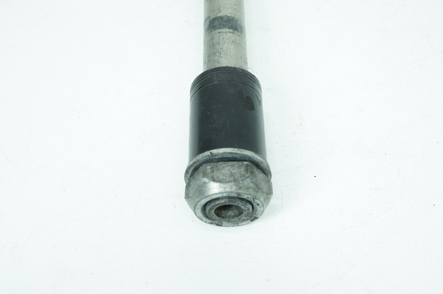 2007 - 2017 Harley-Davidson Dyna Low Rider Rear Wheel Axle Bolt Shaft 41114-08