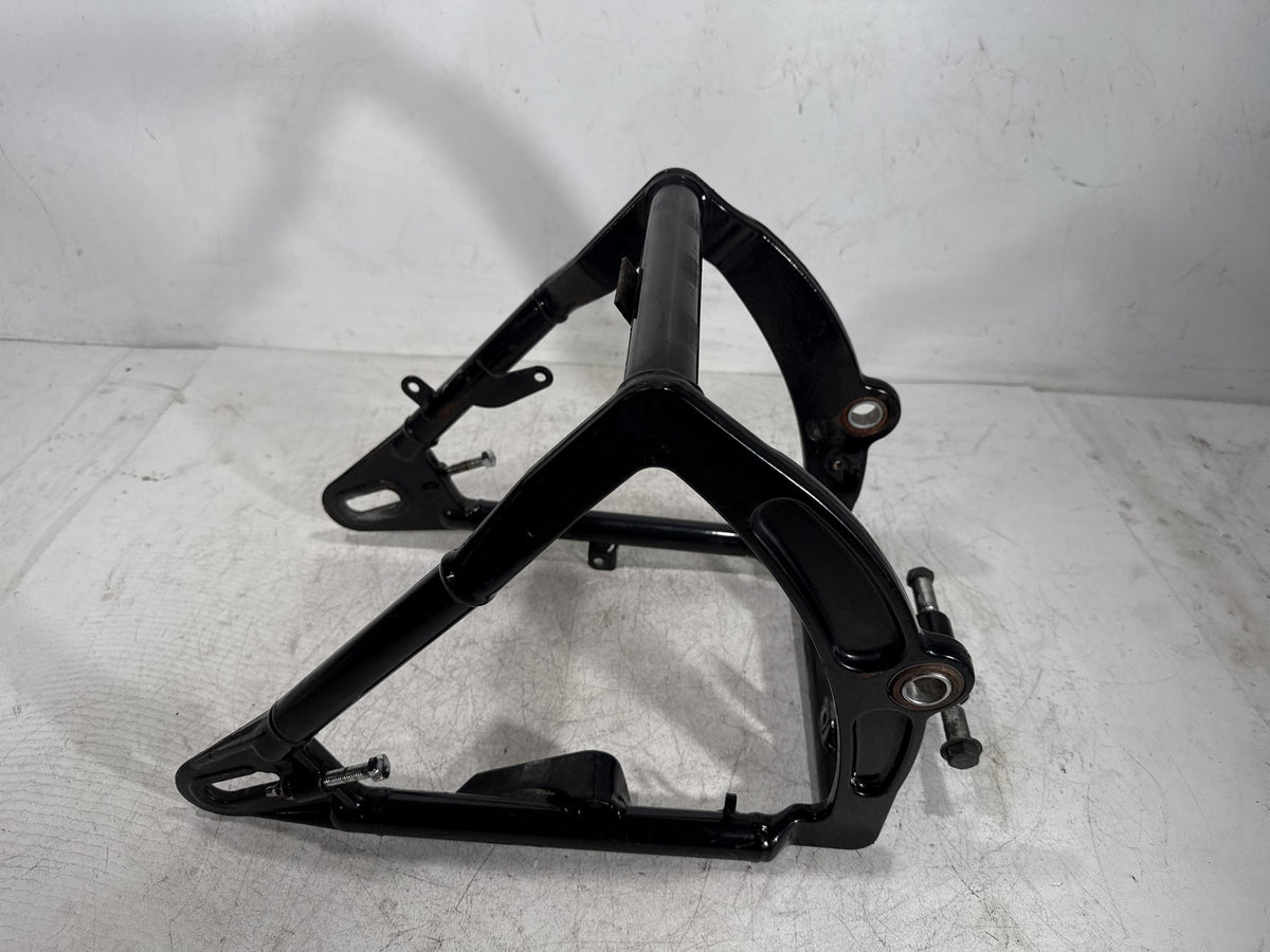 2001 Harley Fat Boy Softail FLSTF OEM Rear Fork Swingarm Swing Arm 47573-00A