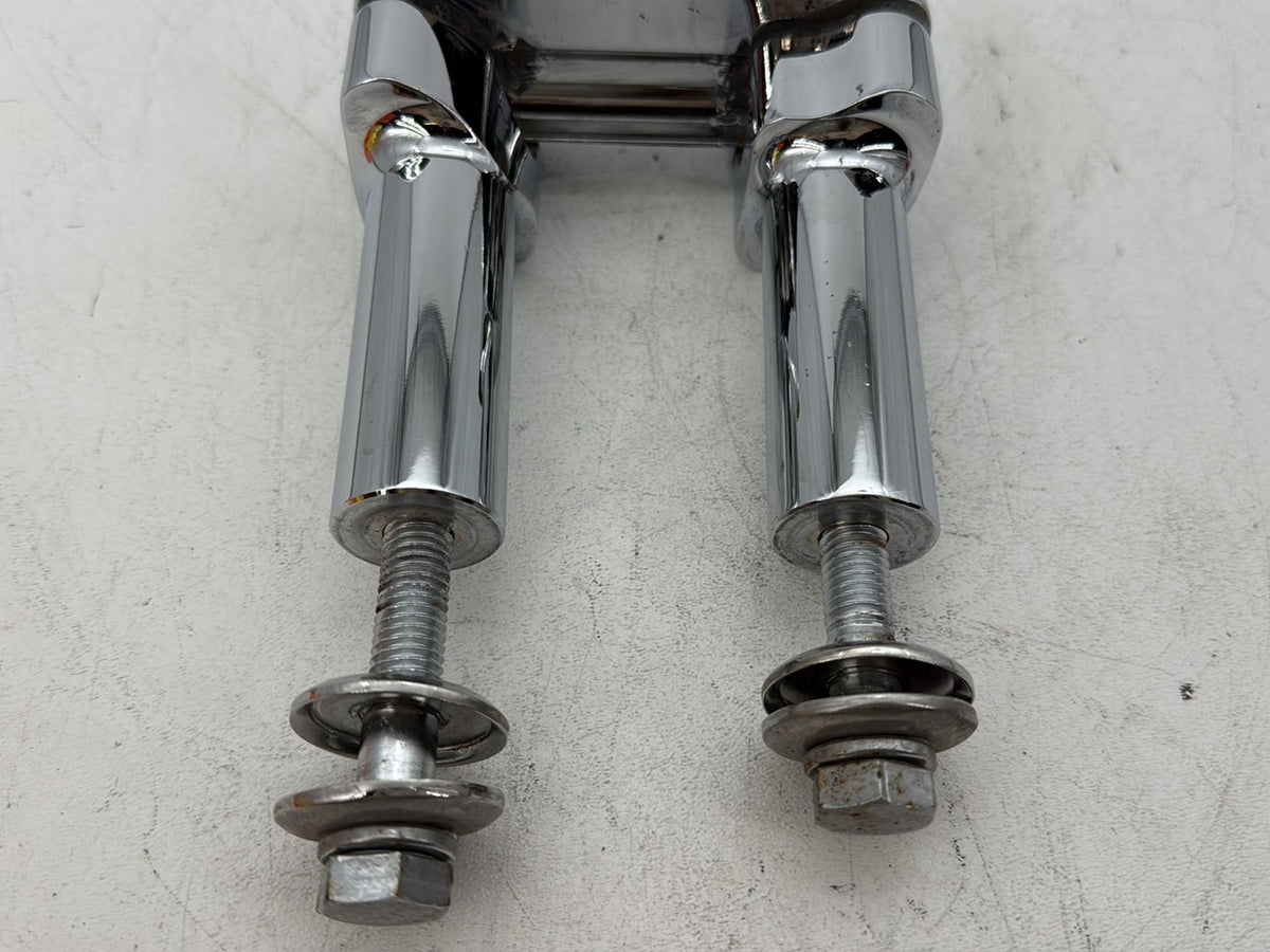 2006 Harley Dyna FXDWGI Wide Glide OEM Front Handlebar Riser Top Clamp Chrome