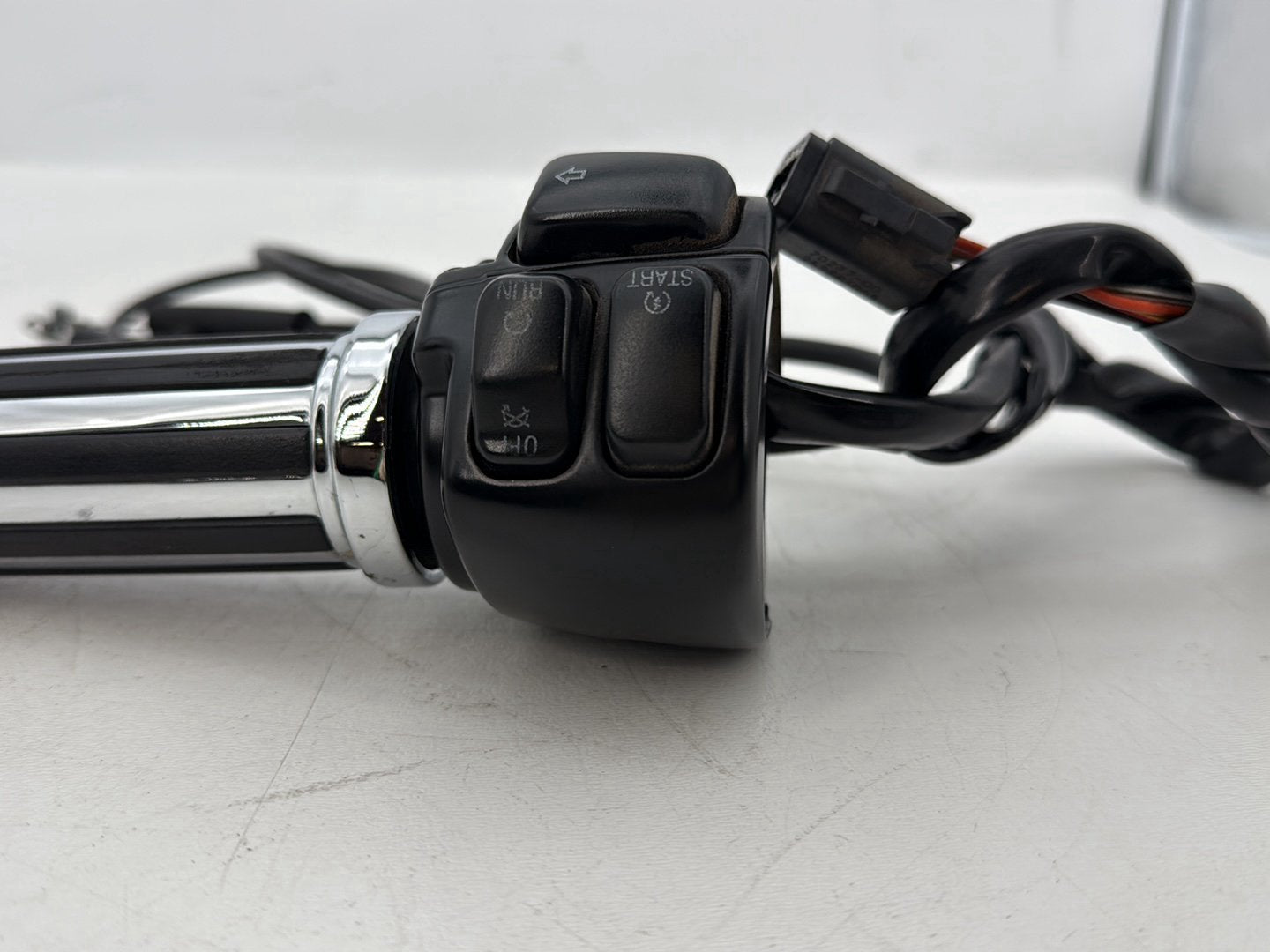 2006 Harley Sportster XL883C 883 Custom OEM Right Engine Start Kill Switches Controls