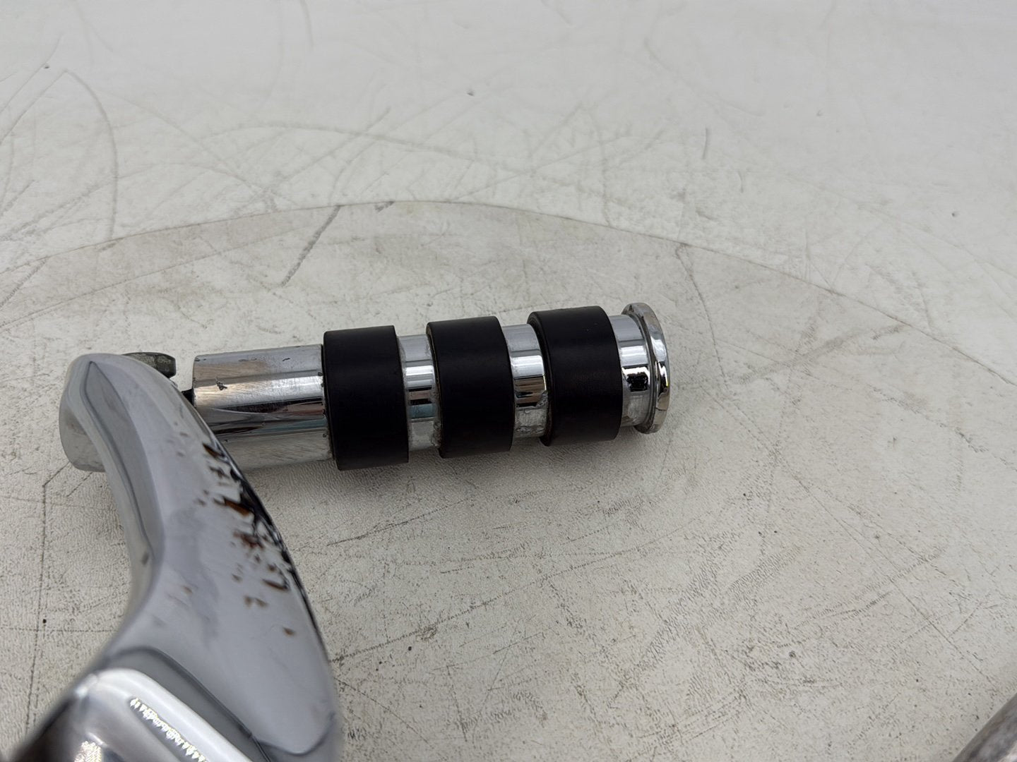 2015 Harley Dyna Low Rider FXDL OEM Right Driver Footpeg Bracket Mount