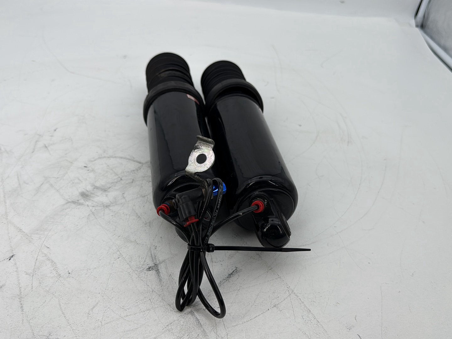 2007 - 2016 Harley-Davidson Touring Electra Glide Ultra Rear Left Right Shock Absorbers 54565-09