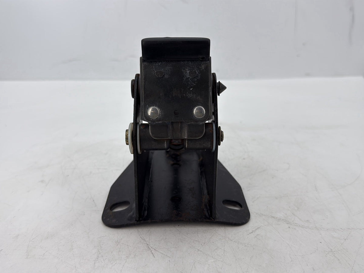 2008 Harley Touring Electra Ultra Adjustable Rider Backrest Lift Mount 52482-01A