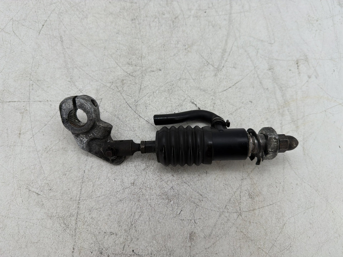 1995 Harley Electra Glide Touring FLHT OEM Rear Brake Master Cylinder 41755-95A
