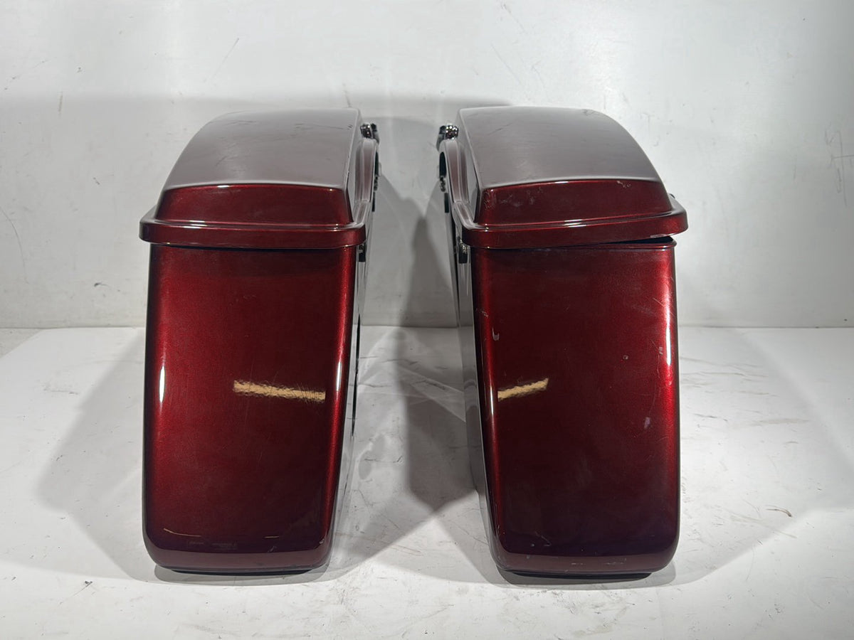 2014 Harley Street Glide OEM Left 1 Saddlebag Luggage NO Key SCRATCHED