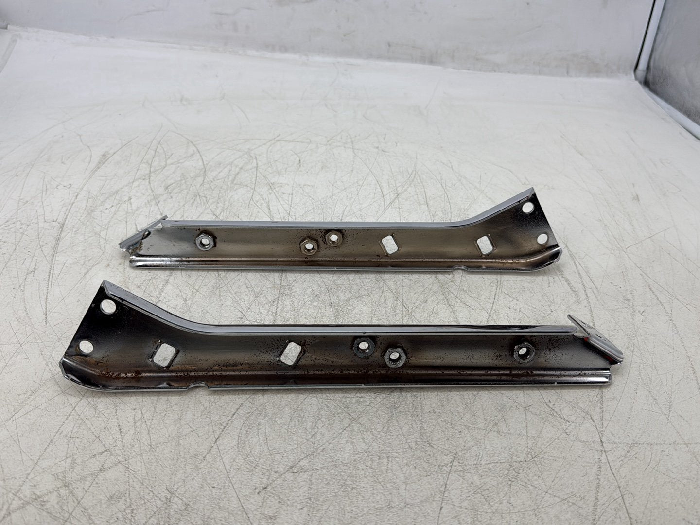 2004 Harley Road King Touring Custom FLHRSI OEM Left Right Saddlebag Fender Struts Brackets