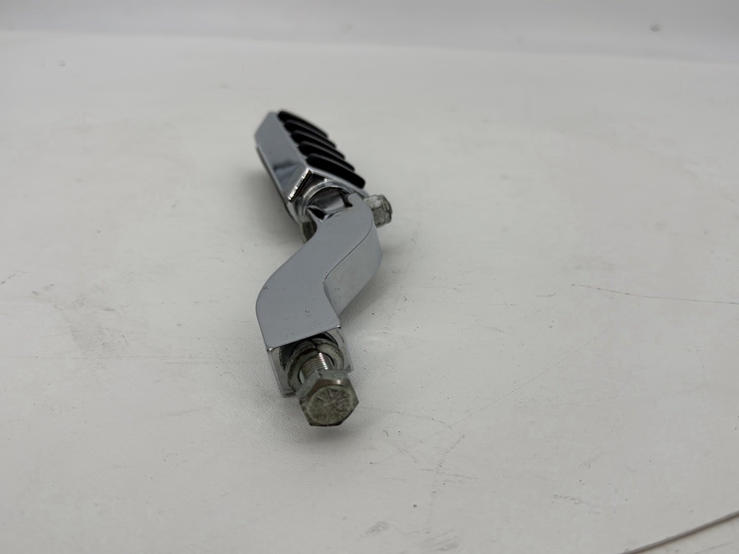 1999 - 2006 Harley-Davidson Dyna Low Rider Rear Passenger 1 Foot Peg Step Rest