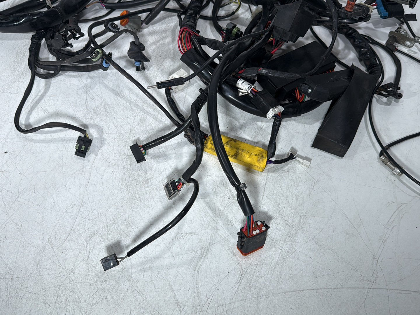 1999 - 2006 Harley-Davidson Touring Electra Glide Classic Main Wire Wiring Harness Loom  	70985-00