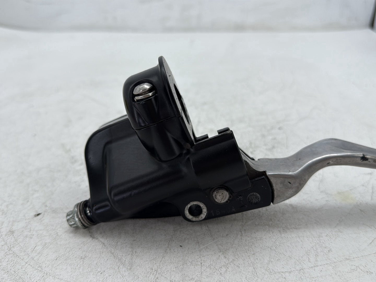 2000 Harley Electra Glide Touring OEM Front Right Brake Lever Master Cylinder