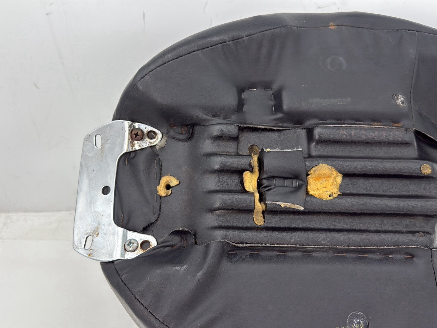 2006 Harley Road King Touring FLHRCI Classic OEM Rider Driver Solo Seat Pillion