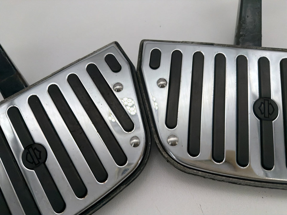 2006 Harley Electra Glide Touring Classic OEM Left & Right Passenger Floorboard Foot Rest