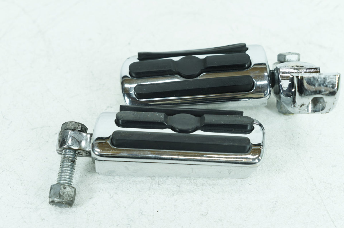 2010 Harley-Davidson Touring Street Glide FLHX Foot Pegs KK210308-E-DE Front Lef