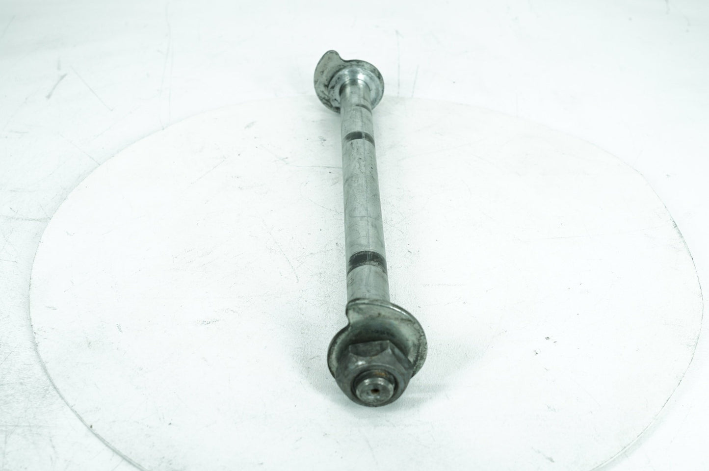 2009 - 2016 Harley-Davidson Touring Road King Classic Rear Wheel Axle Bolt Shaft 41056-09