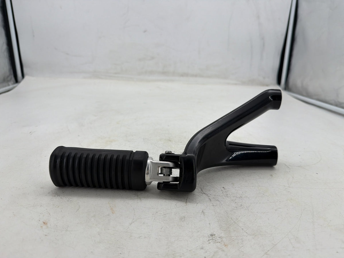 2020 Harley Softail Standard FXST OEM Right Foot Rest Support Bracket Peg