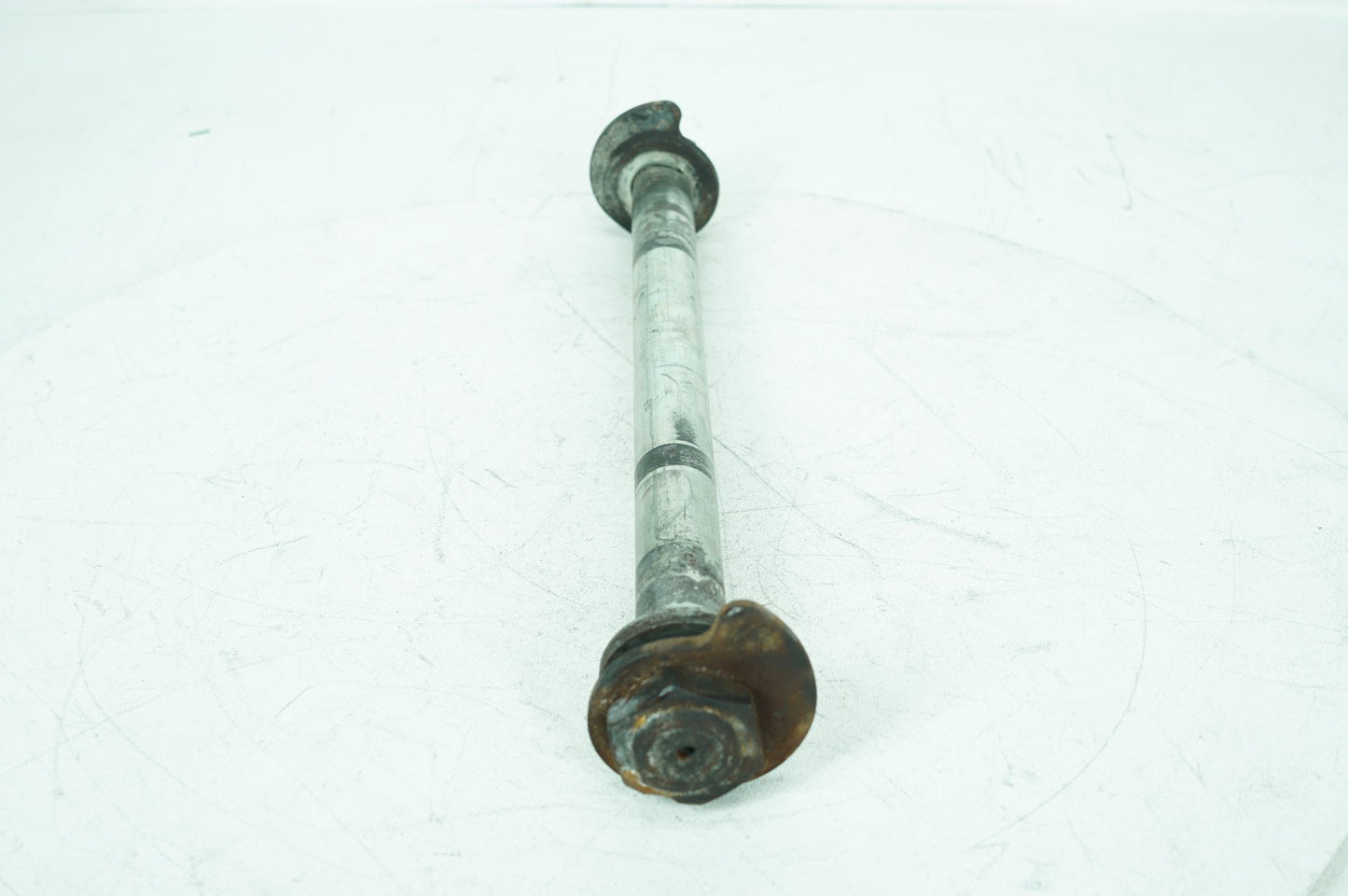 2007 - 2011 Harley-Davidson Touring Electra Glide Ultra Rear Wheel Axle Bolt Shaft 41056-09