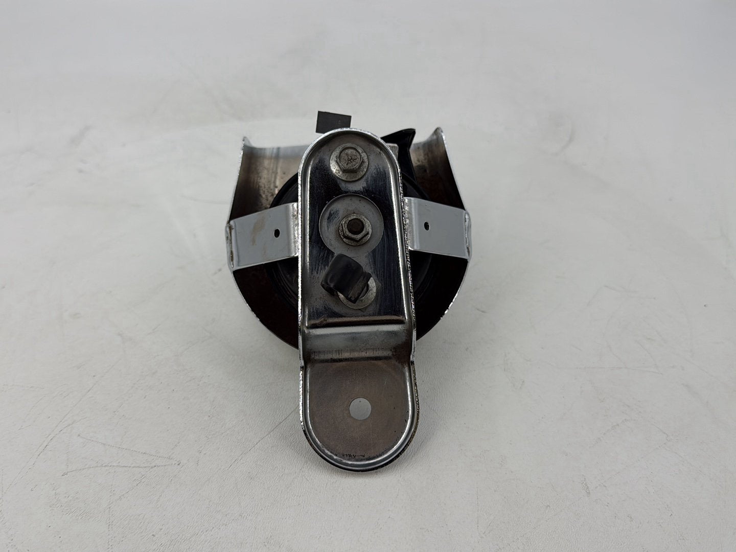 2007 - 2011 Harley-Davidson Touring Electra Glide Ultra Horn Signal Klaxon Chrome Cover 69012-93A