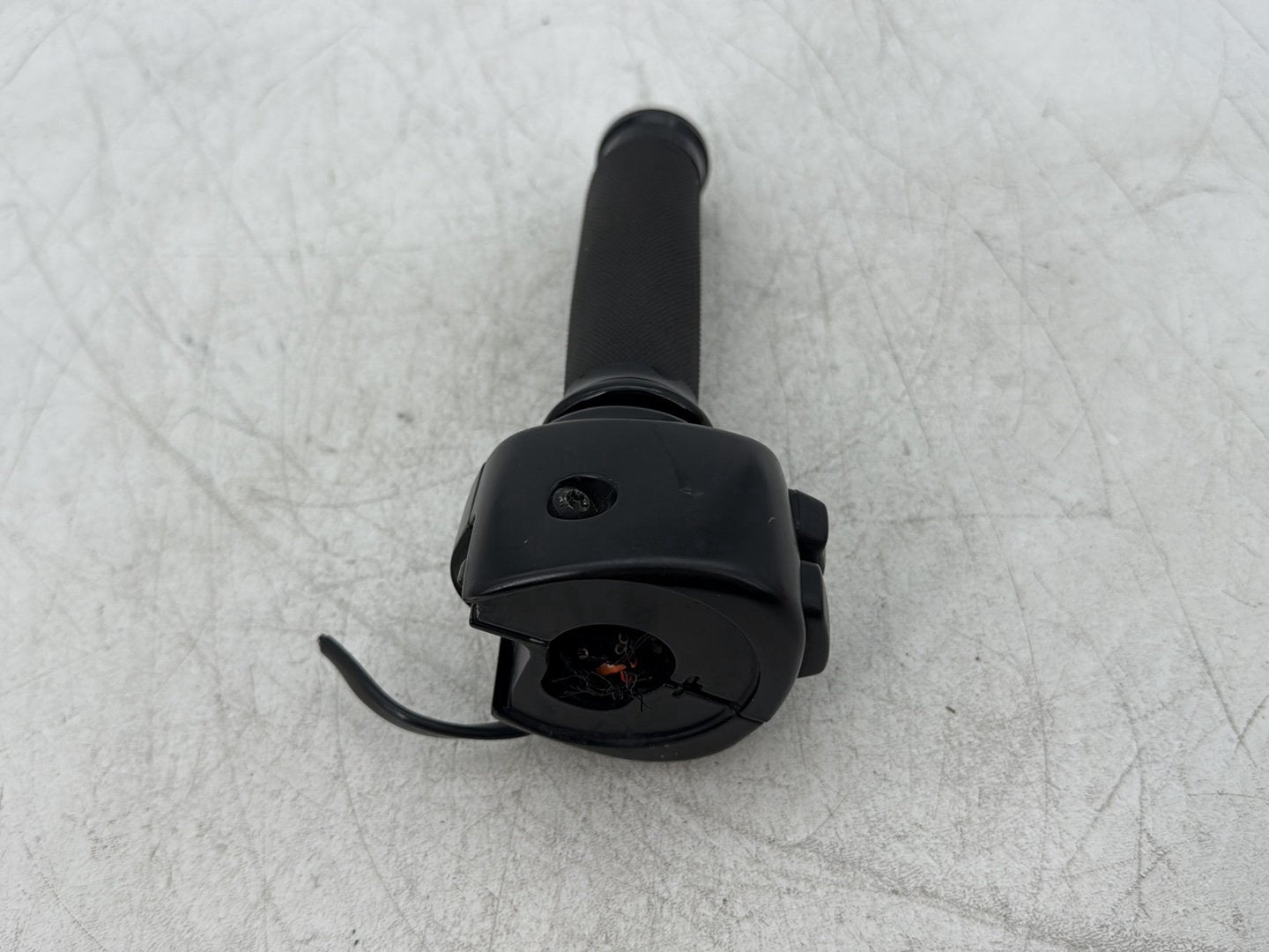 2010 Harley Dyna Fat Bob FXDF OEM Right Engine Start Kill Switches Controls