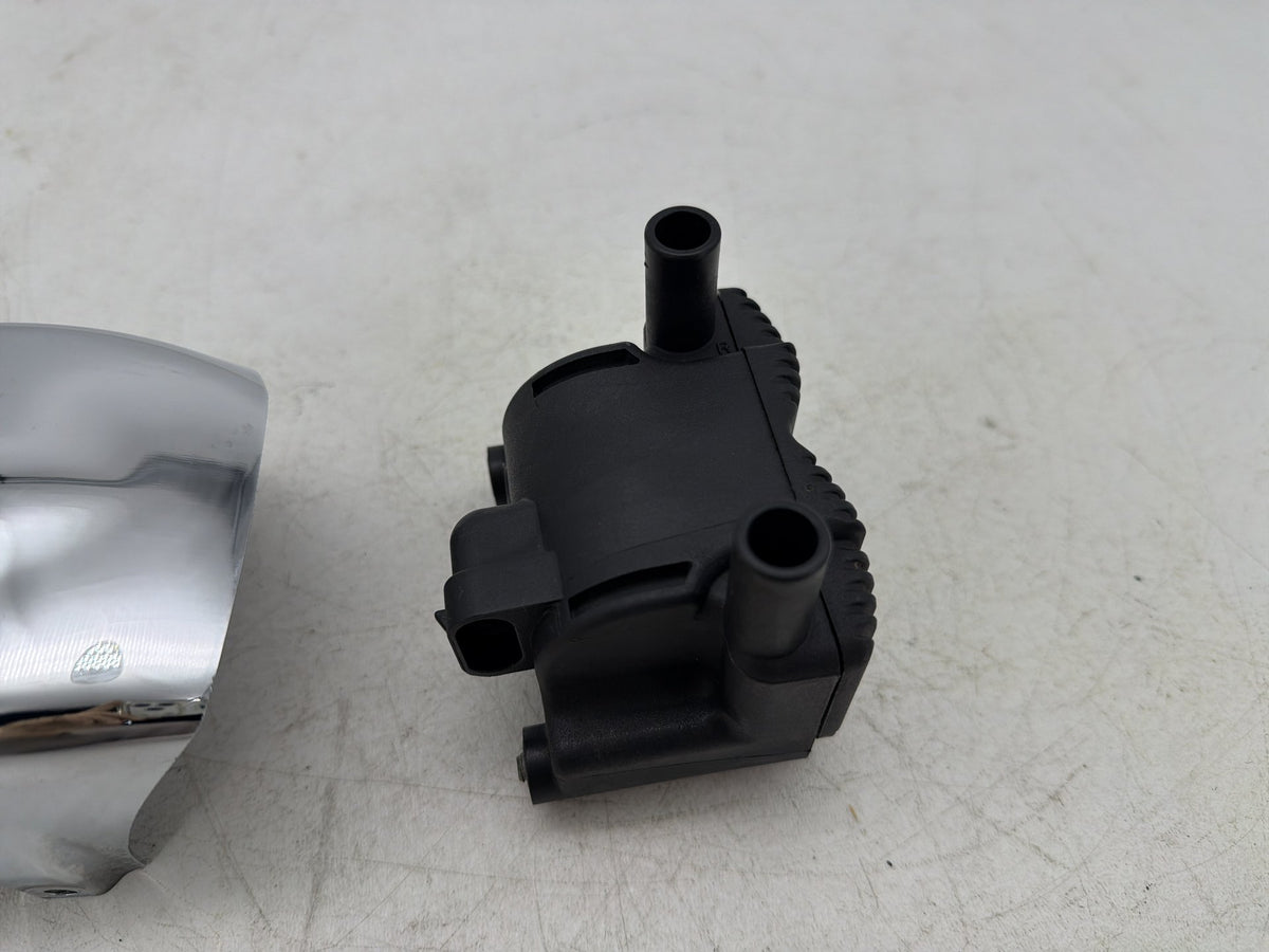 06 Harley Softail Deuce FXSTDI OEM Ignition Coil Spark Igniter w/ Cover 31655-99