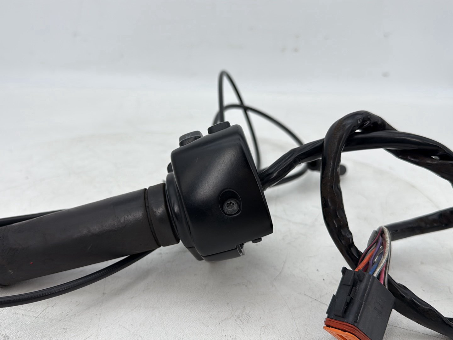 1999 - 2006 Harley-Davidson Touring Electra Glide Ultra Right Engine Start Kill Switches Controls 71684-06A