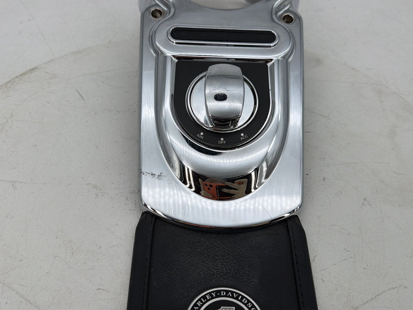 2007 - 2017 Harley-Davidson Dyna Super Glide Custom Fuel Gas Tank Dash Console NOKey 71211-04