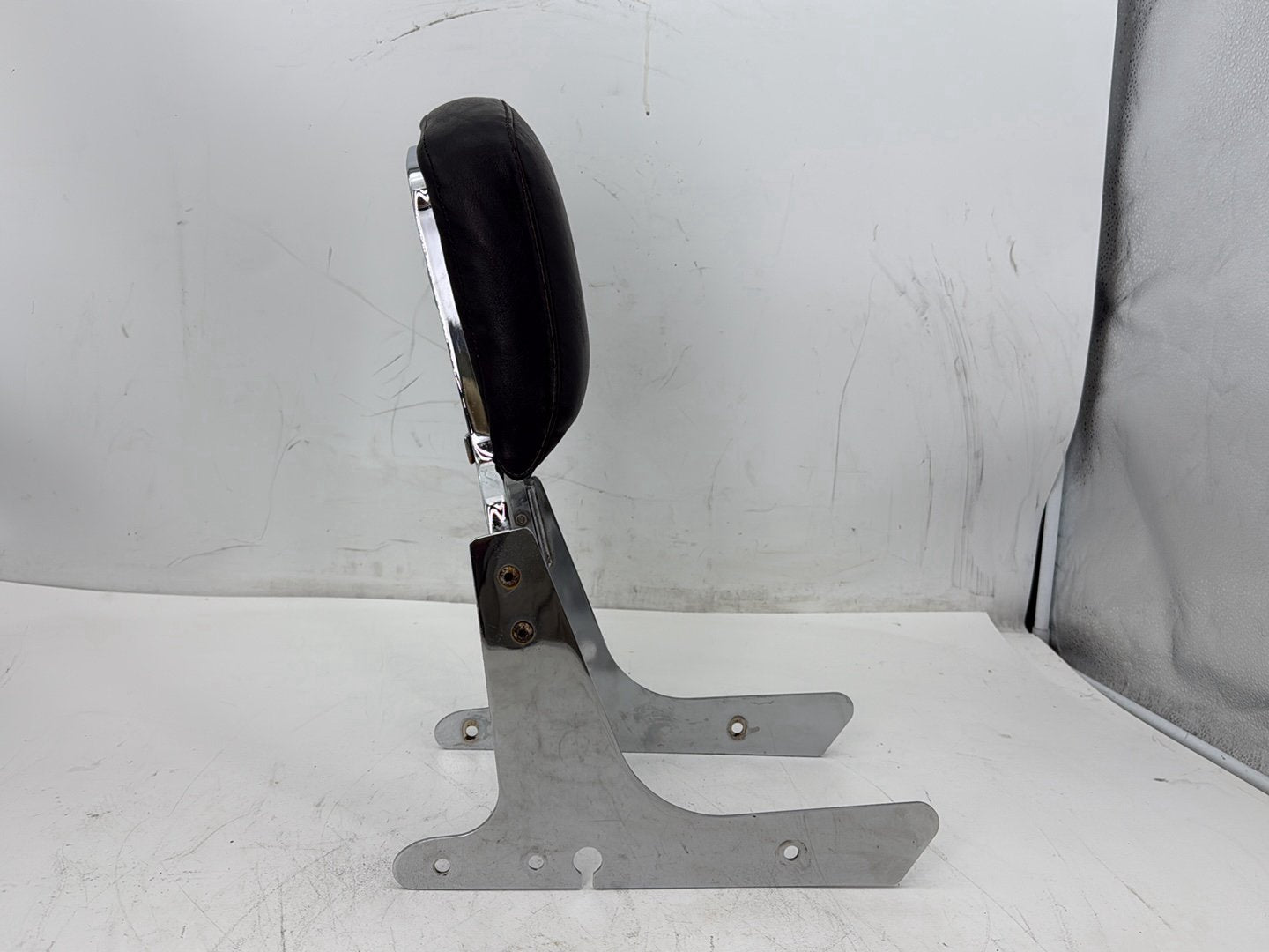 2009 Harley Sportster 883 Low XL883L OEM Rear Sissy Bar w/ Backrest Cushion Pad
