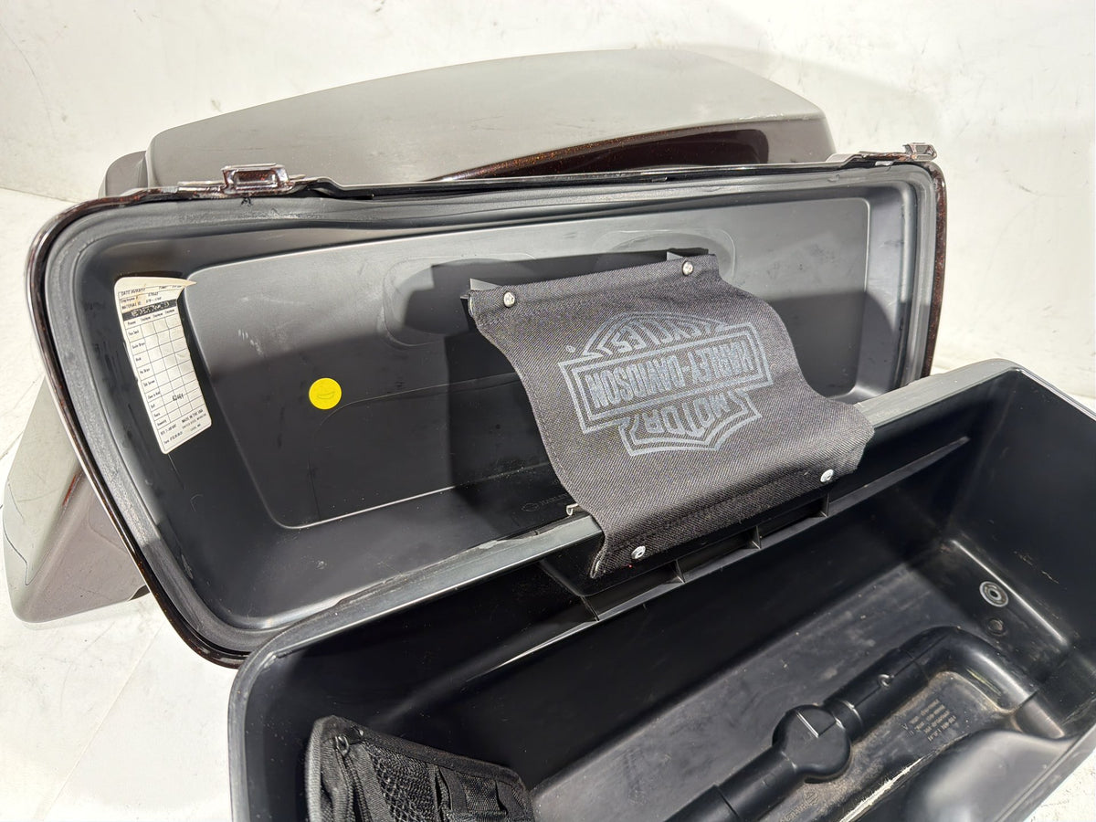 2011 Harley Electra Glide Touring Ultra OEM Left Right Saddlebags Luggage NOKey