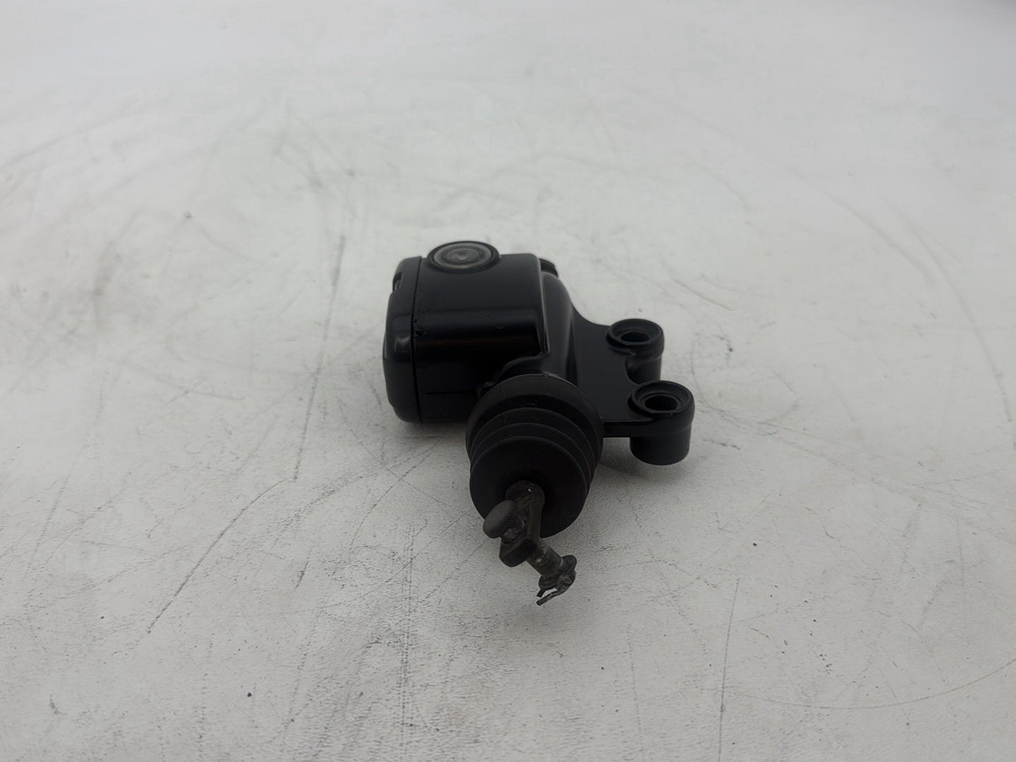2011 Harley Electra Glide Ultra FLHTK OEM Rear Brake Master Cylinder Reservoir