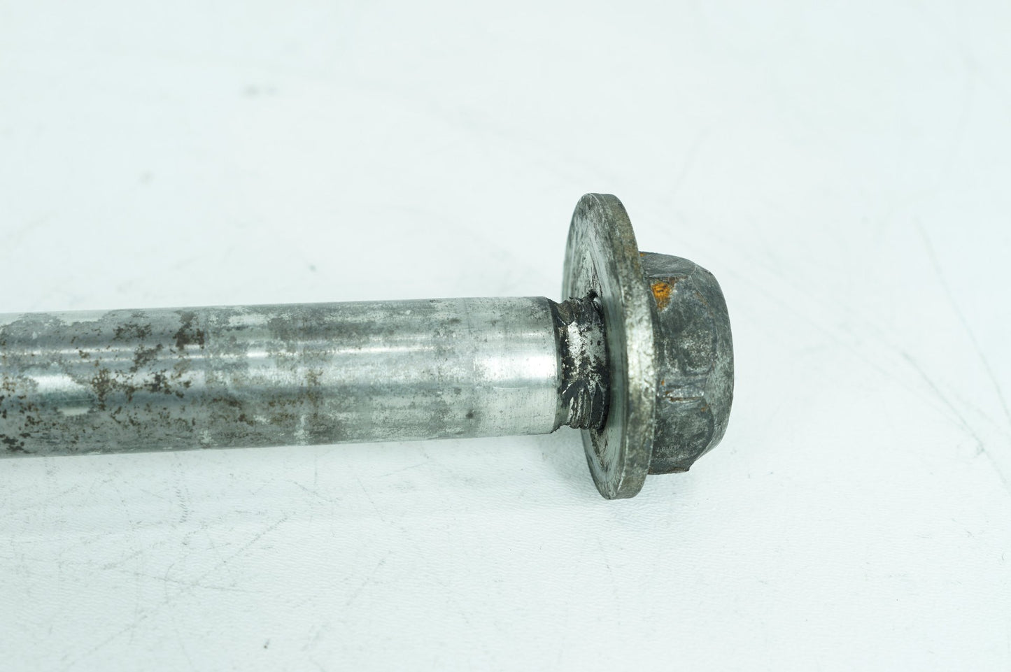 2007 - 2012 Harley-Davidson Touring Electra Glide Classic Rear Wheel Axle Bolt Shaft 41056-09