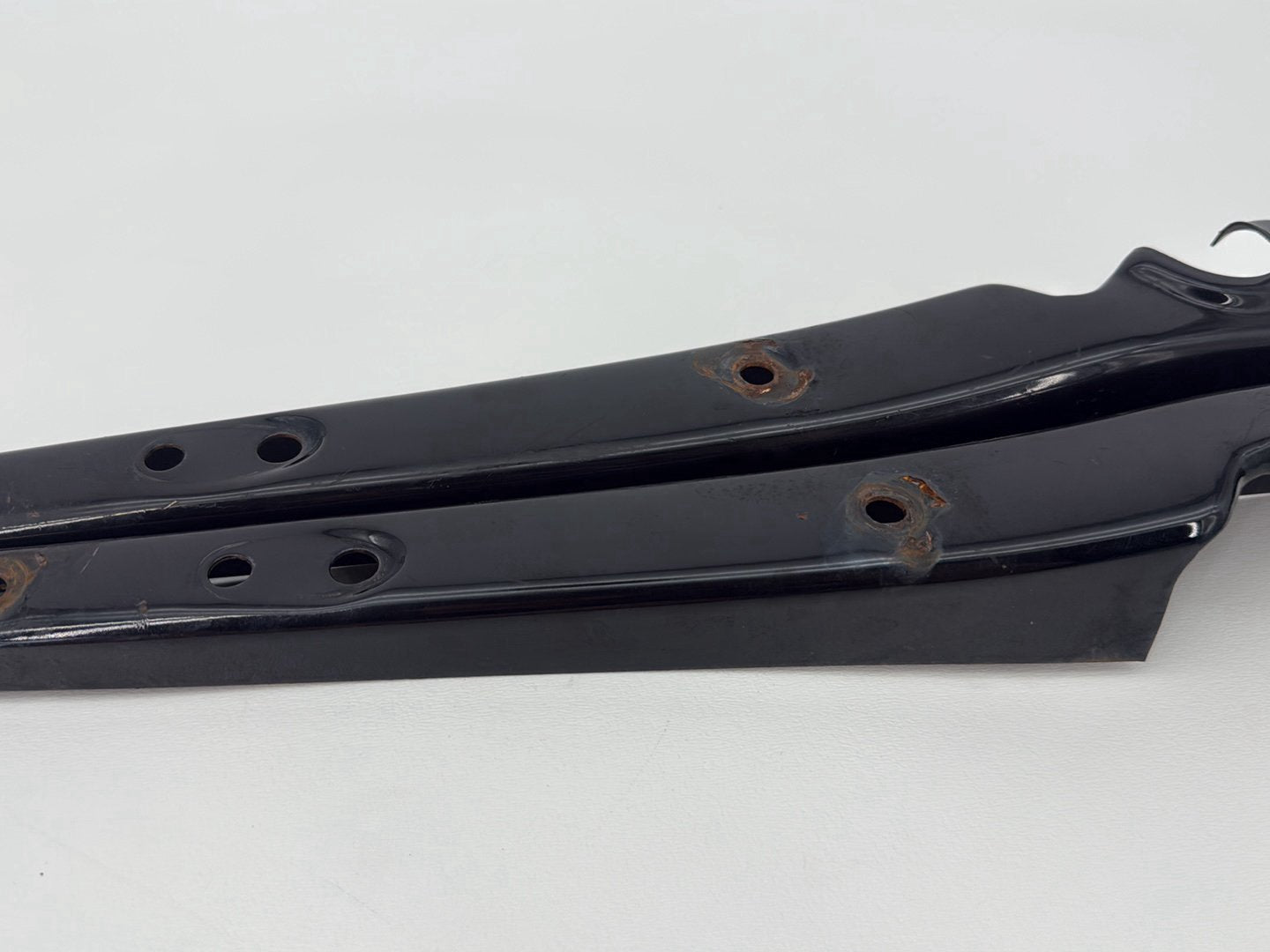 2014 Harley Sportster XL883L 883 SuperLow OEM Rear Left Right Fender Struts Bracket