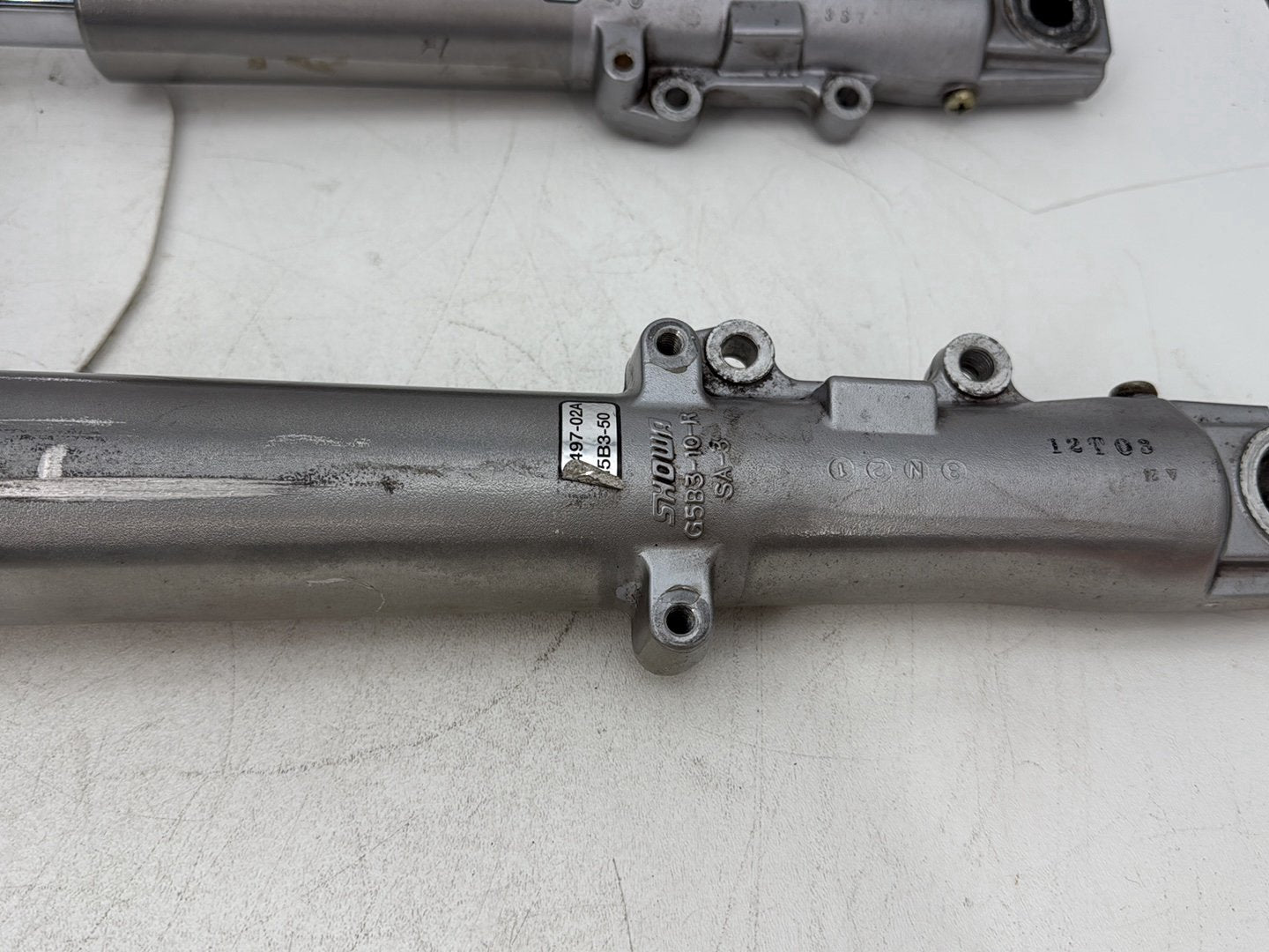 1999 - 2006 Harley-Davidson Touring Electra Glide Ultra Front Triple Tree Set & LH RH Fork Legs Sliders 45435-95 , 46496-00A