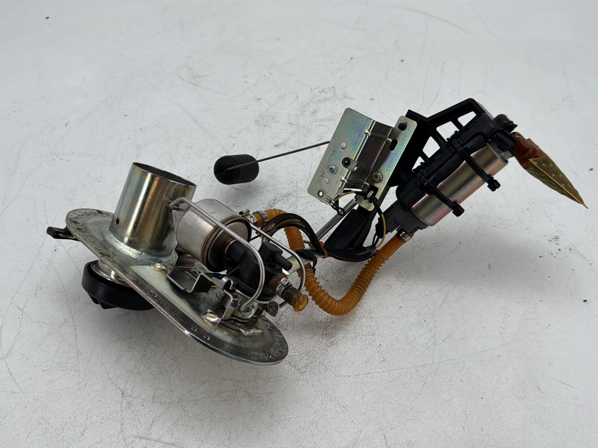 2006 Harley Street Glide Touring FLHXI OEM Fuel Pump Gas Gasoline Petrol Sending