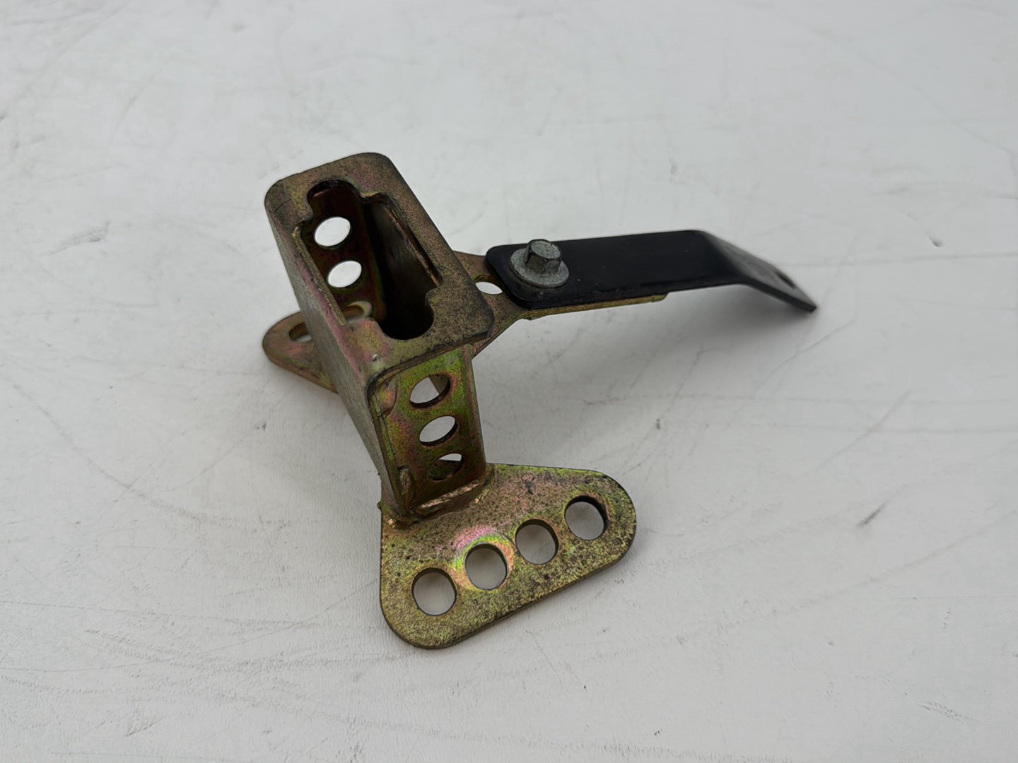 2008 Harley Touring Electra Glide Driver Rider Backrest Bracket Mount 52589-09A