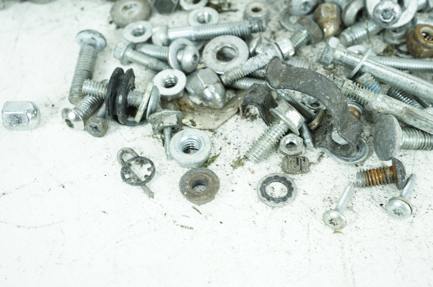 2007 - 2017 Harley-Davidson Dyna Switchback Hardware Bolts Nuts & Brackets 70284-06A