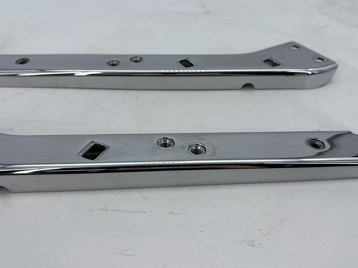 2007 Harley Street Glide Touring FLHX OEM Left Right Saddlebag Fender Struts Brackets